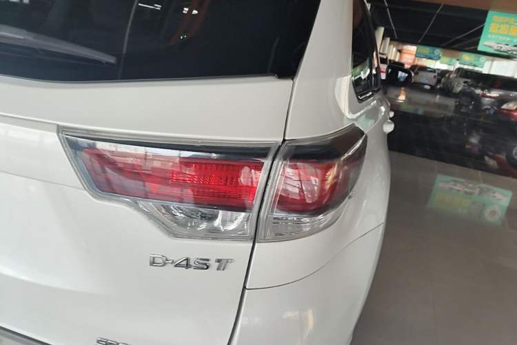 Used Toyota Highlander 2015 2.0T Four-Wheel Drive Luxury Edition 7-Seater Right Rear Taillight