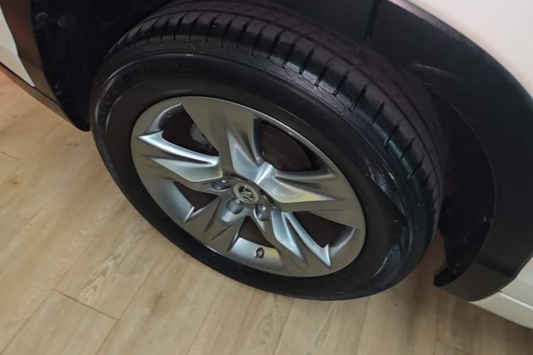 Used Toyota Highlander 2015 2.0T Four-Wheel Drive Luxury Edition 7-Seater Right Rear Wheel Hub