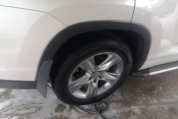 Used Toyota Highlander 2015 2.0T Two-Wheel Drive Luxury Edition 7 Seats Right Rear Wheel Hub