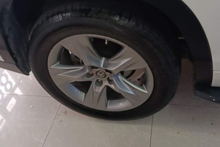 Used Toyota Highlander 2015 2.0T Four-Wheel Drive Luxury Edition 7-Seater Right Rear Wheel Hub