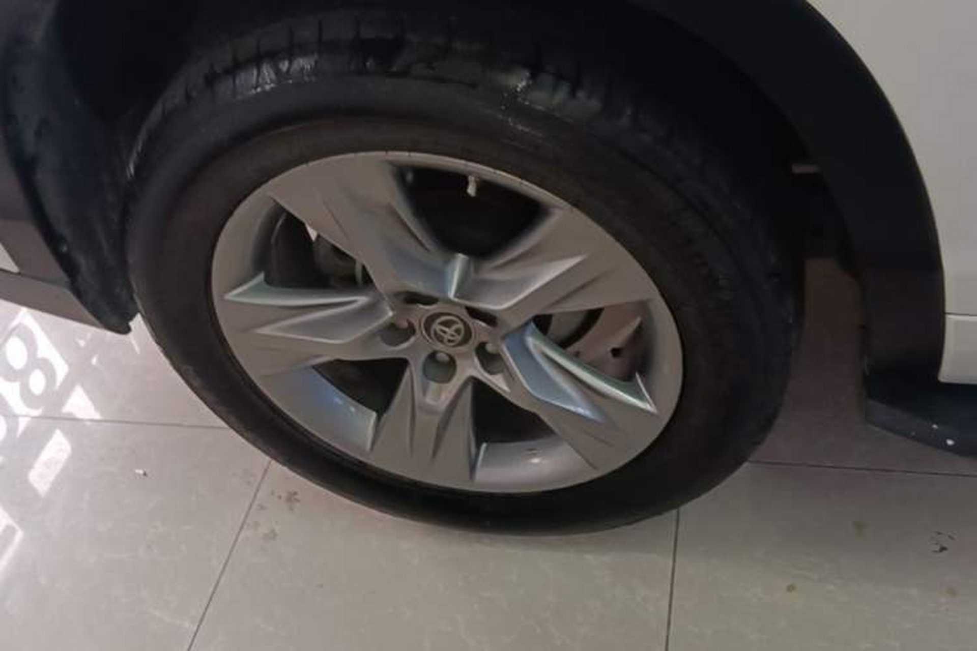 Used Toyota Highlander 2015 2.0T Four-Wheel Drive Luxury Edition 7-Seater Right Rear Wheel Hub