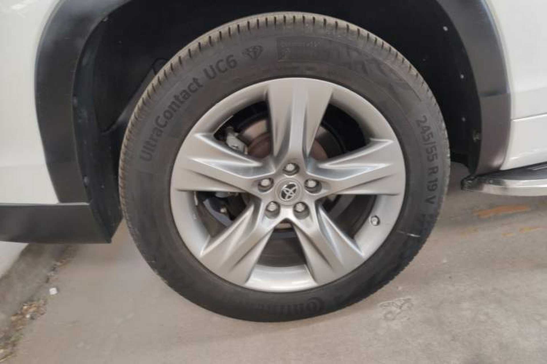 Used Toyota Highlander 2015 2.0T Four-Wheel Drive Luxury Edition 7-Seater Right Rear Wheel Hub