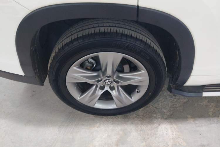 Used Toyota Highlander 2015 2.0T Four-Wheel Drive Luxury Edition 7-Seater Right Rear Wheel Hub