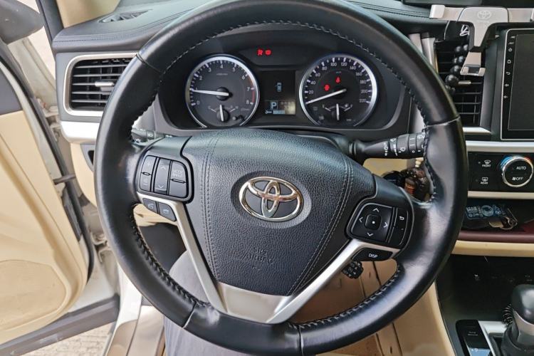 Used Toyota Highlander 2015 2.0T Four-Wheel Drive Luxury Edition 7-Seater Steering Wheel