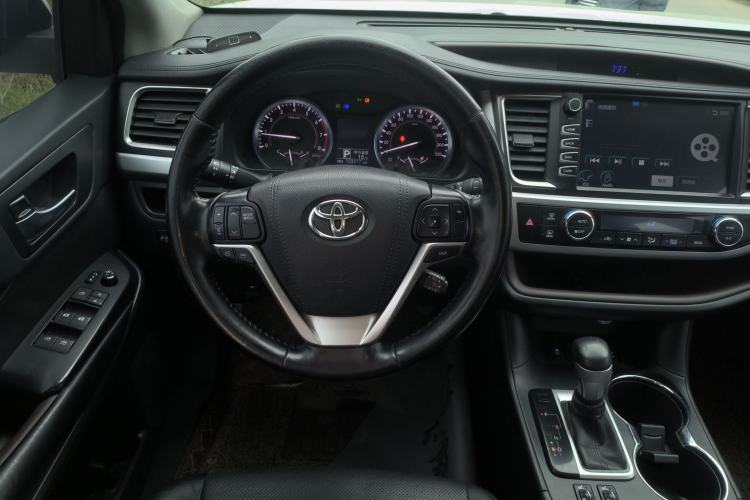Used Toyota Highlander 2015 2.0T Four-Wheel Drive Luxury Edition 7-Seater Steering Wheel