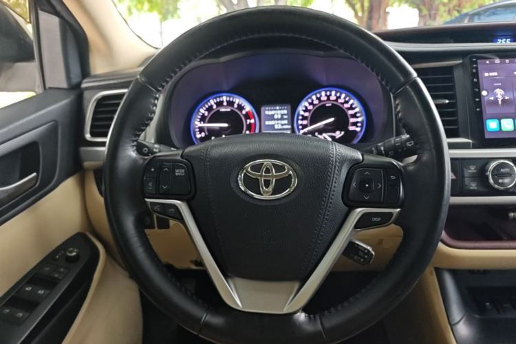 Used Toyota Highlander 2015 2.0T Four-Wheel Drive Luxury Edition 7-Seater Steering Wheel