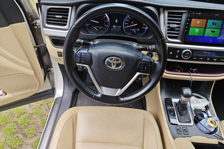 Used Toyota Highlander 2015 2.0T Four-Wheel Drive Luxury Edition 7-Seater Steering Wheel
