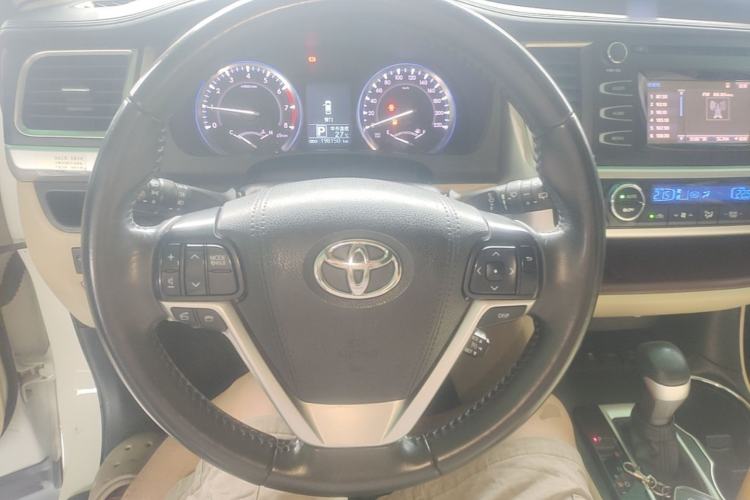 Used Toyota Highlander 2015 2.0T Four-Wheel Drive Luxury Edition 7-Seater Steering Wheel