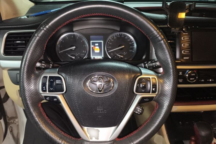 Used Toyota Highlander 2015 2.0T Four-Wheel Drive Ultimate Edition 7-Seater Steering Wheel