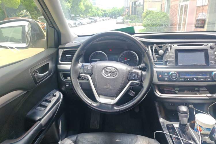 Used Toyota Highlander 2015 2.0T Four-Wheel Drive Luxury Edition 7-Seater Steering Wheel