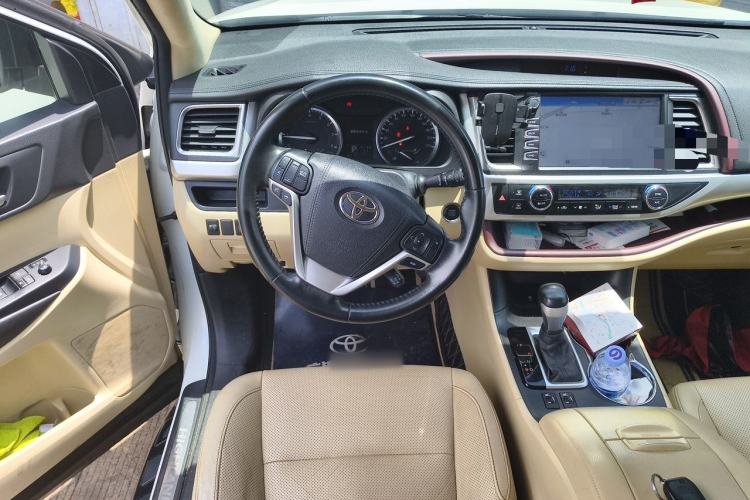 Used Toyota Highlander 2015 2.0T Two-Wheel Drive Luxury Edition 7 Seats Steering Wheel