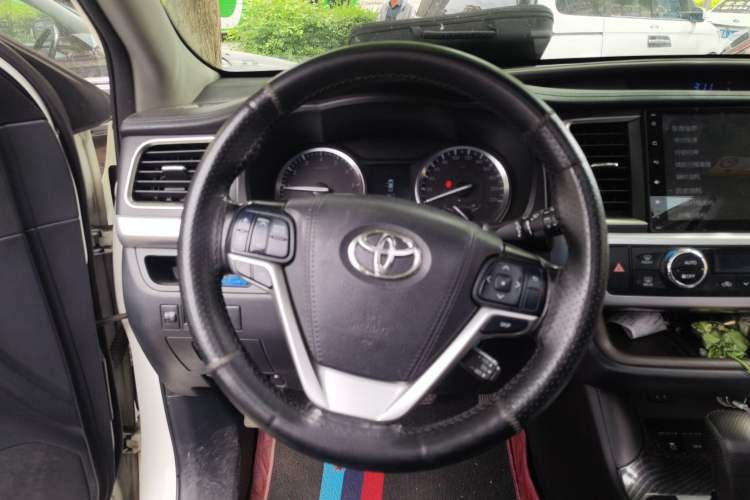 Used Toyota Highlander 2015 2.0T Four-Wheel Drive Luxury Edition 7-Seater Steering Wheel