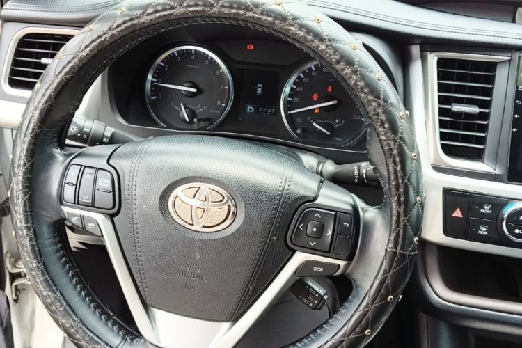 Used Toyota Highlander 2015 2.0T Four-Wheel Drive Luxury Edition 7-Seater Steering Wheel