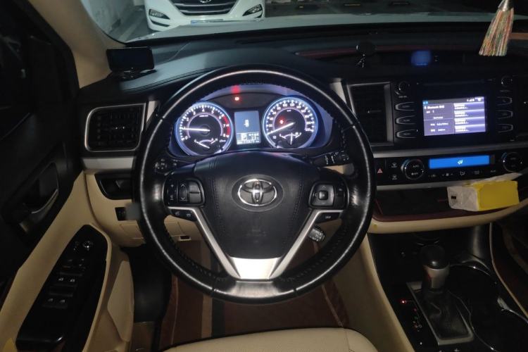 Used Toyota Highlander 2015 2.0T Four-Wheel Drive Luxury Edition 7-Seater Steering Wheel