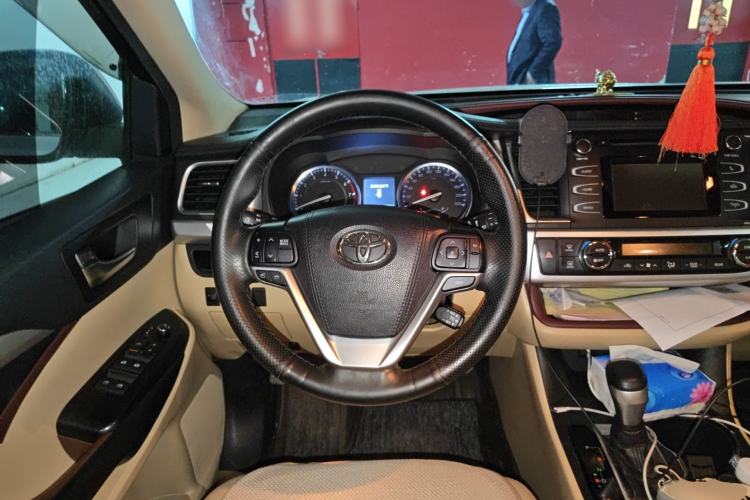 Used Toyota Highlander 2015 2.0T Four-Wheel Drive Luxury Edition 7-Seater Steering Wheel