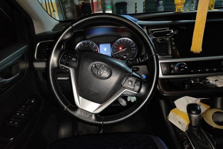 Used Toyota Highlander 2015 2.0T Four-Wheel Drive Luxury Edition 7-Seater Steering Wheel
