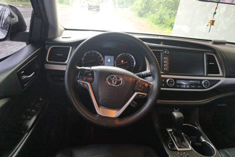 Used Toyota Highlander 2015 2.0T Four-Wheel Drive Luxury Edition 7-Seater Steering Wheel