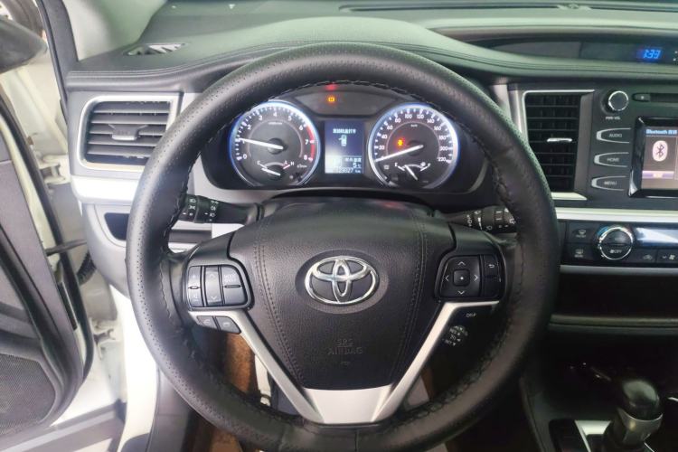Used Toyota Highlander 2015 2.0T Four-Wheel Drive Luxury Edition 7-Seater Steering Wheel