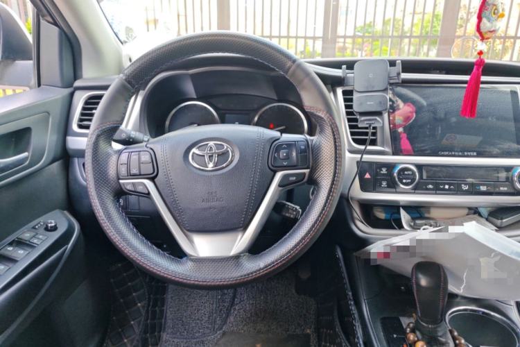Used Toyota Highlander 2015 2.0T Four-Wheel Drive Luxury Edition 7-Seater Steering Wheel