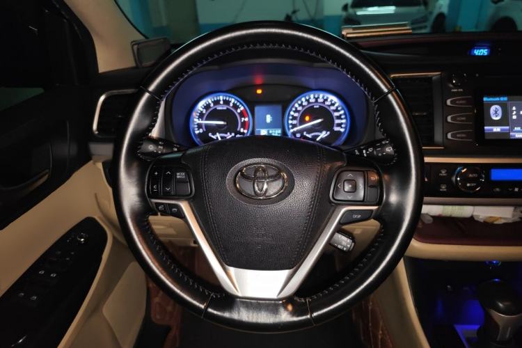 Used Toyota Highlander 2015 2.0T Four-Wheel Drive Luxury Edition 7-Seater Steering Wheel