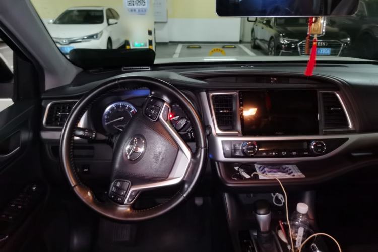 Used Toyota Highlander 2015 2.0T Four-Wheel Drive Luxury Edition 7-Seater Steering Wheel