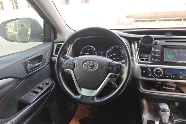 Used Toyota Highlander 2015 2.0T Four-Wheel Drive Luxury Edition 7-Seater Steering Wheel