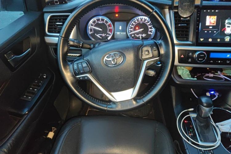 Used Toyota Highlander 2015 2.0T Four-Wheel Drive Luxury Edition 7-Seater Steering Wheel