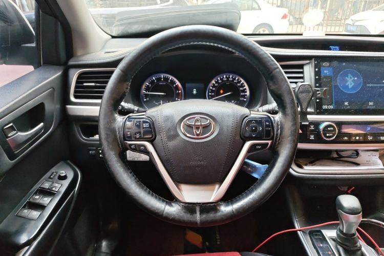Used Toyota Highlander 2015 2.0T Four-Wheel Drive Luxury Edition 7-Seater Steering Wheel