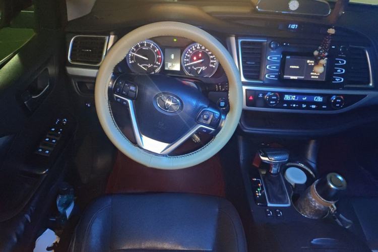 Used Toyota Highlander 2015 2.0T Four-Wheel Drive Luxury Edition 7-Seater Steering Wheel