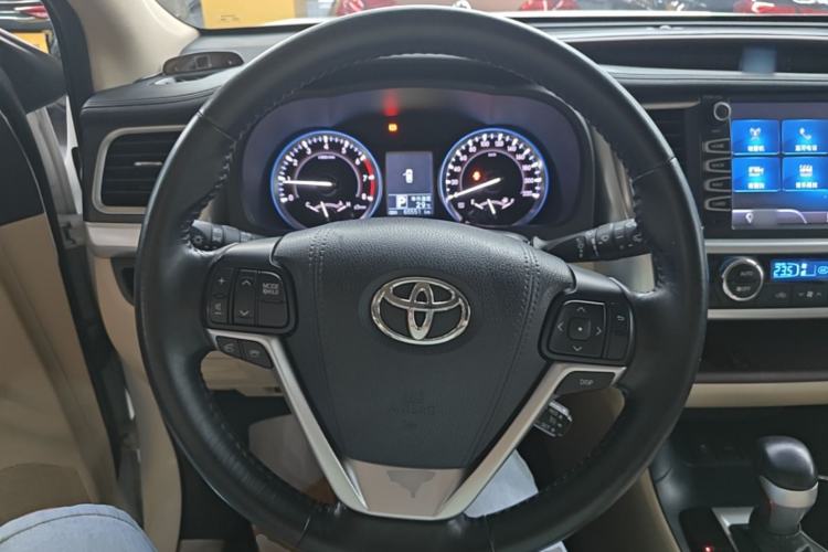 Used Toyota Highlander 2015 2.0T Four-Wheel Drive Luxury Edition 7-Seater Steering Wheel