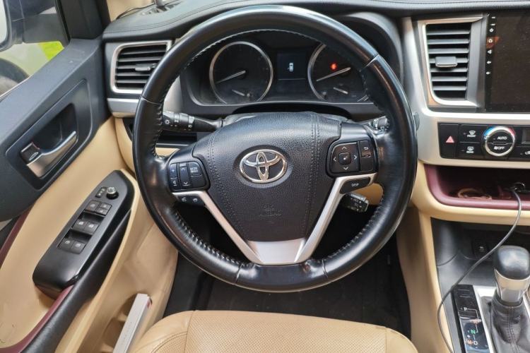 Used Toyota Highlander 2015 2.0T Four-Wheel Drive Luxury Edition 7-Seater Steering Wheel