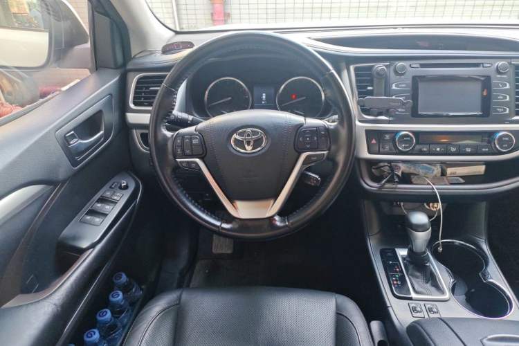 Used Toyota Highlander 2015 2.0T Four-Wheel Drive Luxury Edition 7-Seater Steering Wheel
