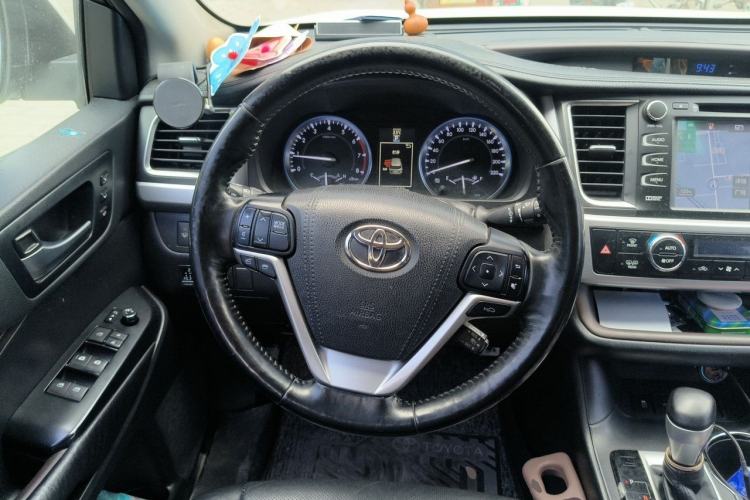 Used Toyota Highlander 2015 2.0T Four-Wheel Drive Ultimate Edition 7-Seater Steering Wheel