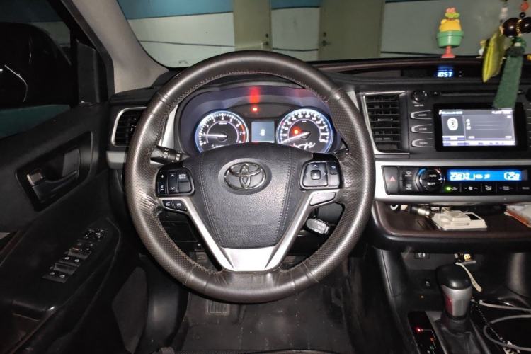 Used Toyota Highlander 2015 2.0T Four-Wheel Drive Luxury Edition 7-Seater Steering Wheel