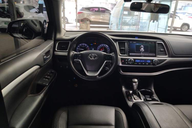 Used Toyota Highlander 2015 2.0T Four-Wheel Drive Luxury Edition 7-Seater Steering Wheel