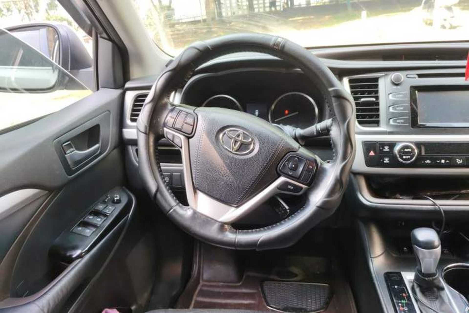 Used Toyota Highlander 2015 2.0T Four-Wheel Drive Luxury Edition 7-Seater Steering Wheel