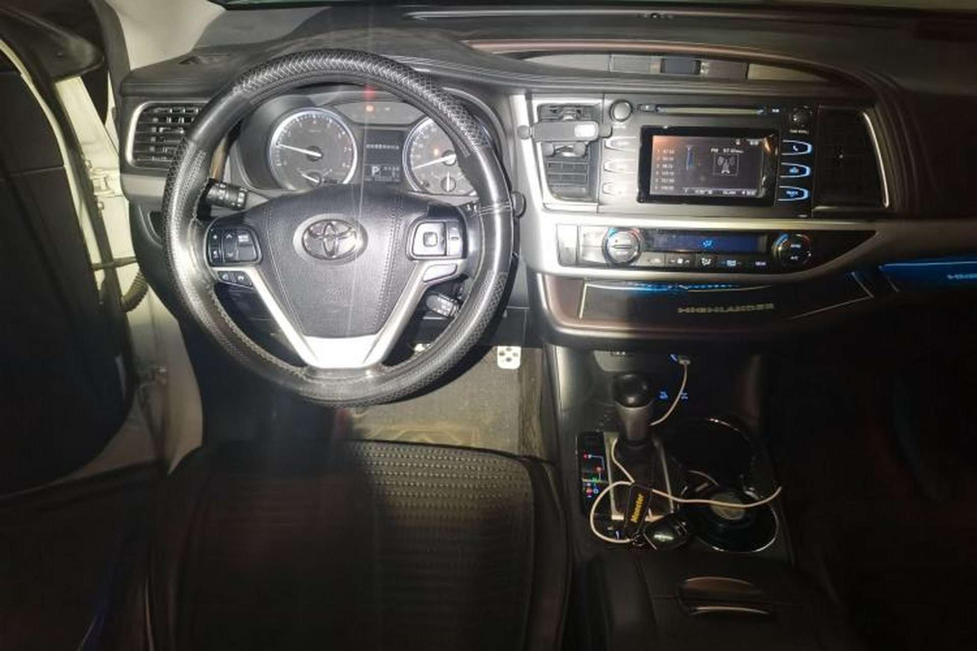 Used Toyota Highlander 2015 2.0T Four-Wheel Drive Luxury Edition 7-Seater Steering Wheel
