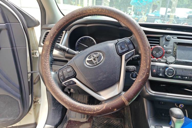 Used Toyota Highlander 2015 2.0T Four-Wheel Drive Luxury Edition 7-Seater Steering Wheel