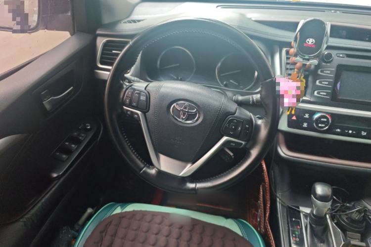 Used Toyota Highlander 2015 2.0T Two-Wheel Drive Luxury Edition 7 Seats Steering Wheel