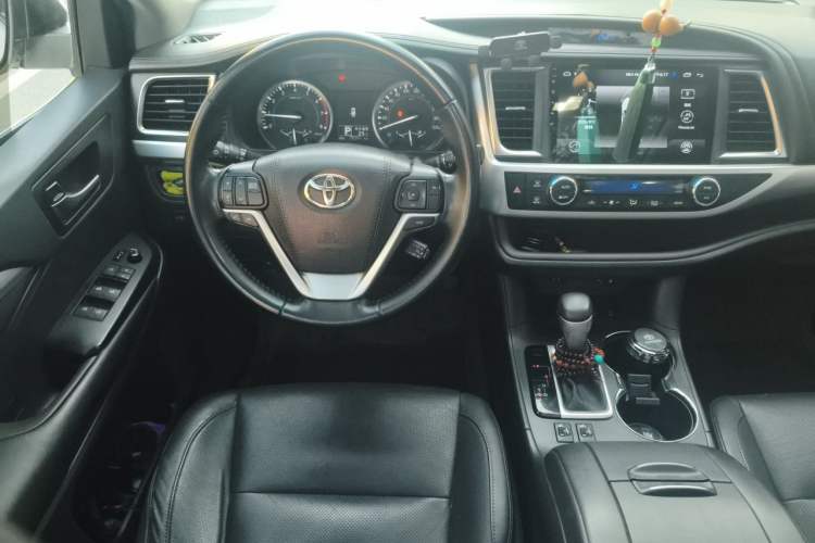 Used Toyota Highlander 2015 2.0T Four-Wheel Drive Luxury Edition 7-Seater Steering Wheel