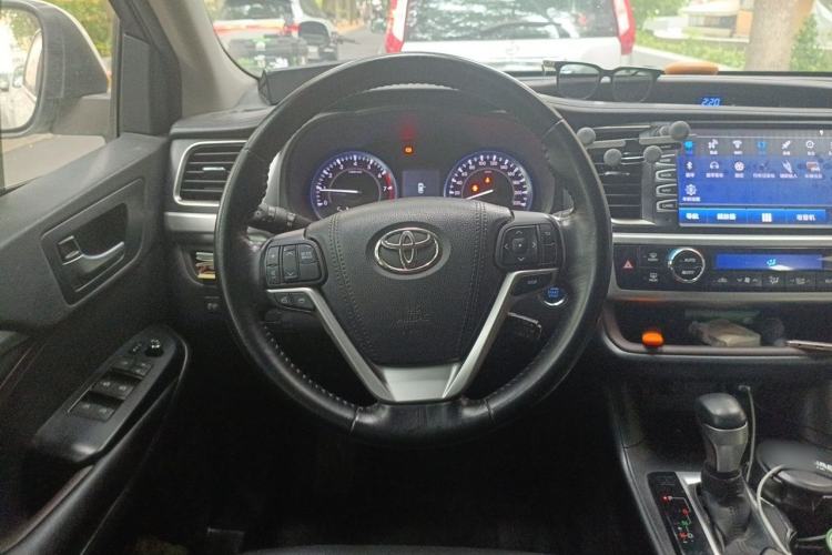 Used Toyota Highlander 2015 2.0T Four-Wheel Drive Luxury Edition 7-Seater Steering Wheel