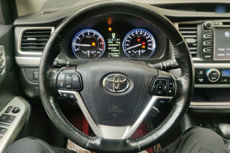 Used Toyota Highlander 2015 2.0T Four-Wheel Drive Ultimate Edition 7-Seater Steering Wheel