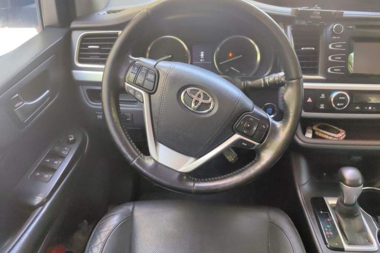 Used Toyota Highlander 2015 2.0T Four-Wheel Drive Luxury Edition 7-Seater Steering Wheel