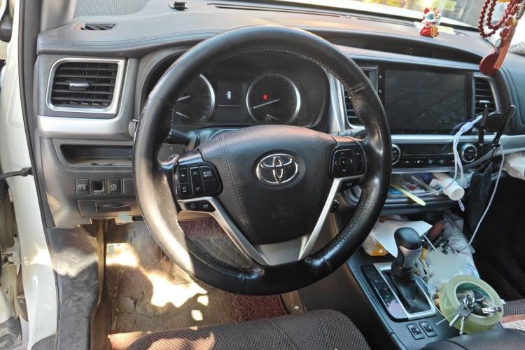 Used Toyota Highlander 2015 2.0T Four-Wheel Drive Luxury Edition 7-Seater Steering Wheel