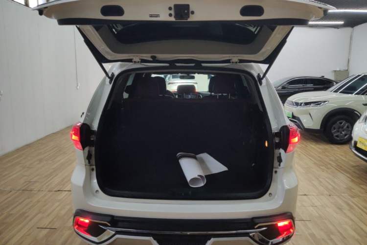 Used Toyota Highlander 2015 2.0T Four-Wheel Drive Luxury Edition 7-Seater Trunk