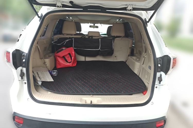 Used Toyota Highlander 2015 2.0T Four-Wheel Drive Luxury Edition 7-Seater Trunk
