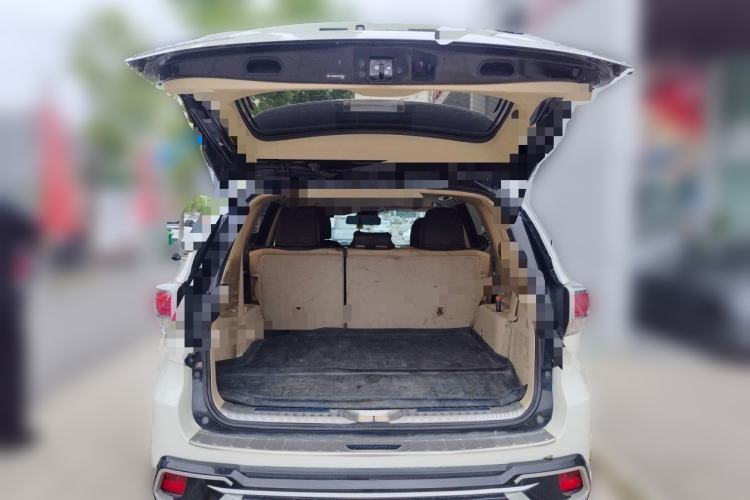 Used Toyota Highlander 2015 2.0T Four-Wheel Drive Luxury Edition 7-Seater Trunk