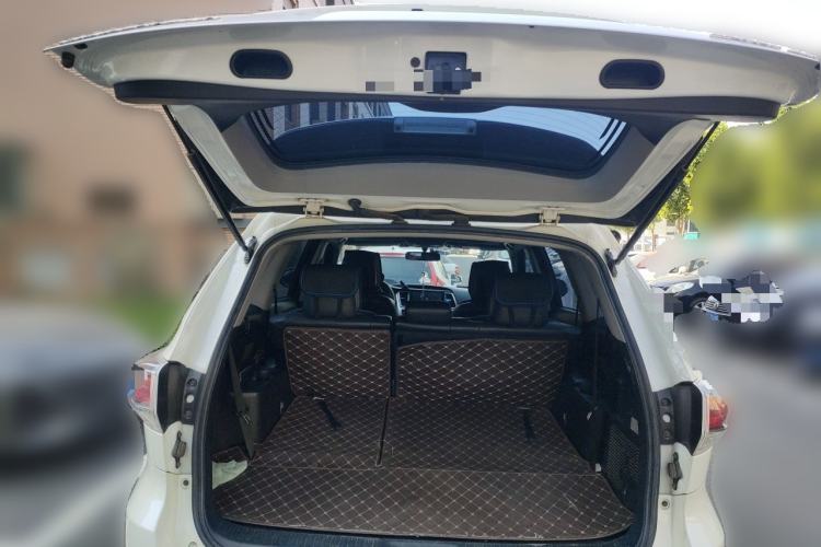 Used Toyota Highlander 2015 2.0T Four-Wheel Drive Luxury Edition 7-Seater Trunk