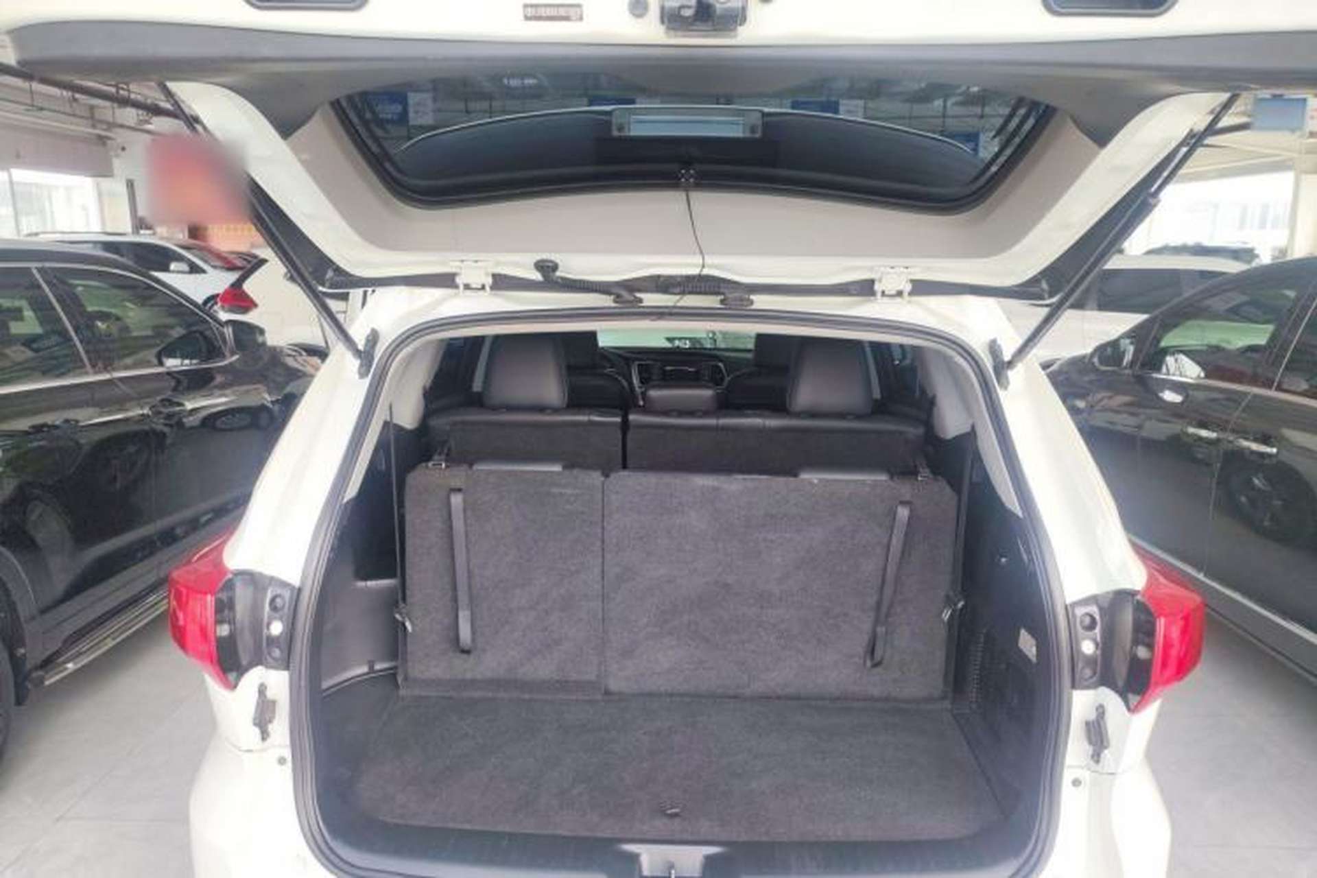 Used Toyota Highlander 2015 2.0T Four-Wheel Drive Luxury Edition 7-Seater Trunk