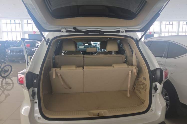 Used Toyota Highlander 2015 2.0T Four-Wheel Drive Luxury Edition 7-Seater Trunk